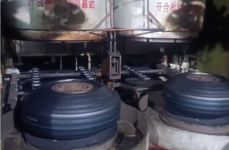 A 28-day case study on long-lasting lubrication of vulcanization molds at a tire manufacturing plant, featuring U.LUBE high-temperature grease_U.LUBE® Special Lubrication